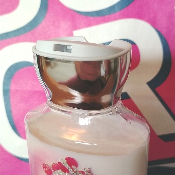 3/$30❤️‍🔥Bath & Body Works Winterberry Wonder Body Lotion - Picture 2 of 5